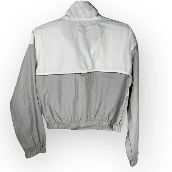 SALE 🍒 Urban Outfitters Cinched 90’s Style Popover Windbreaker - Picture 2 of 6